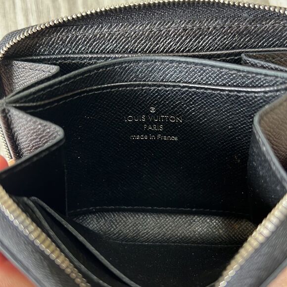 Louis Vuitton Epi Patent Leather Wallet Purse Clutch Black - Picture 9 of 10